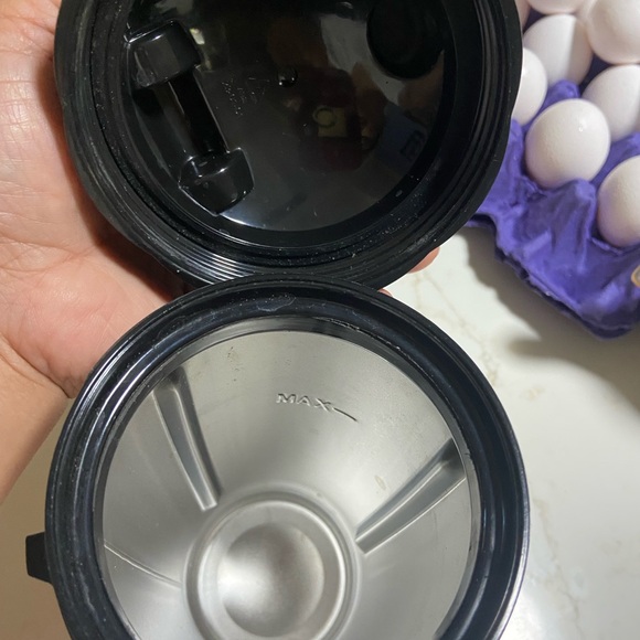 NUTRIBULLET Stainless Steel Beverage Blender Cup w/ Lid - Picture 2 of 4